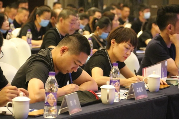 菲尼斯门窗2020年中经销商大会圆满结束