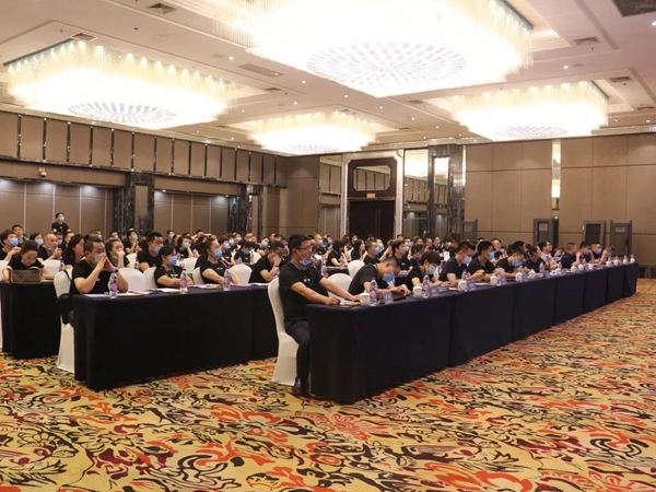 菲尼斯门窗2020年中经销商大会圆满结束